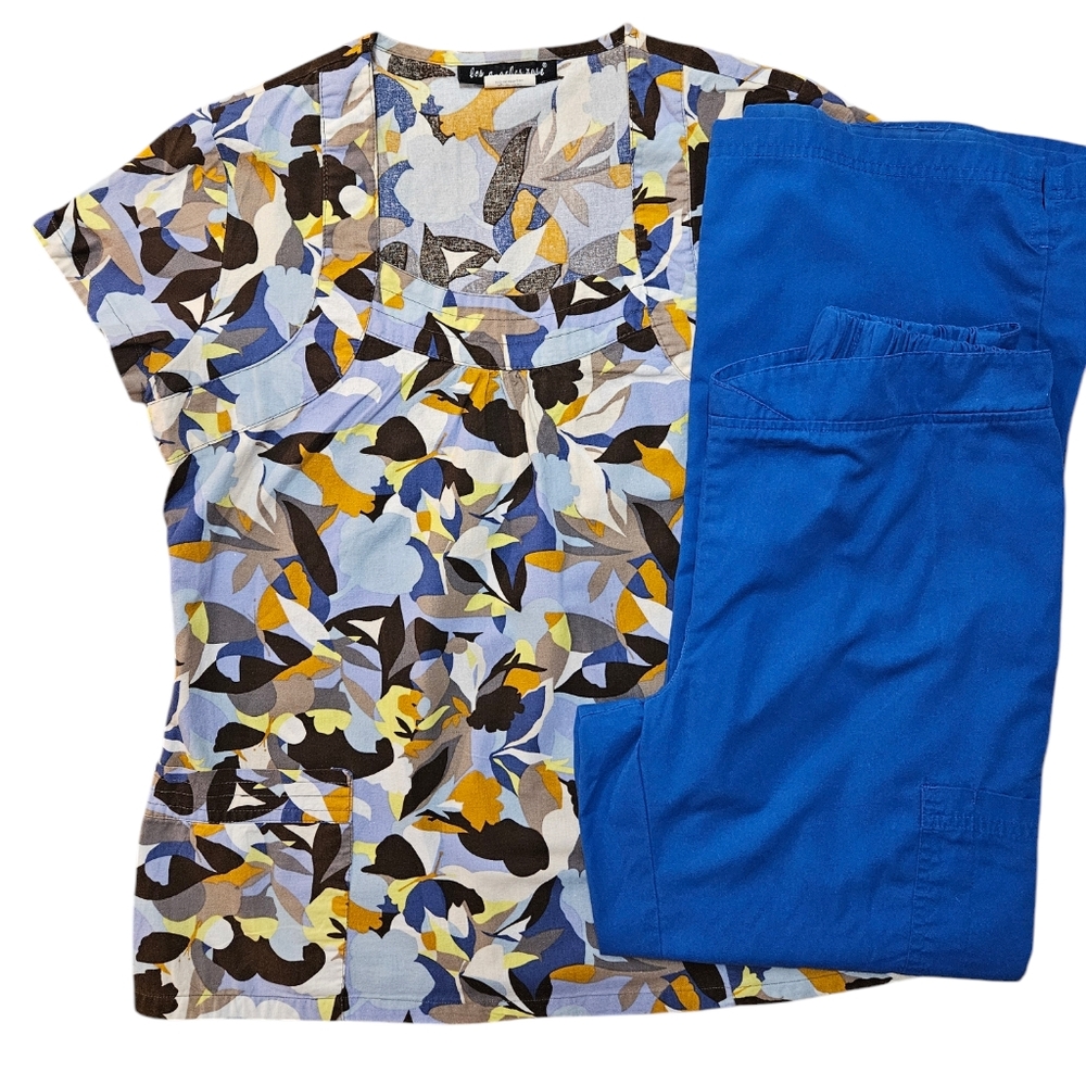 Scrub set